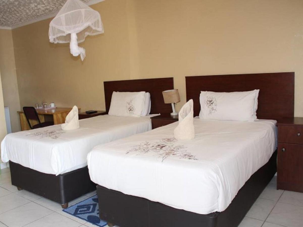 Nkanga Hotel Kasane Buitenkant foto